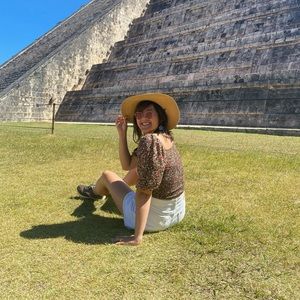 Meet your Posher, Crystal